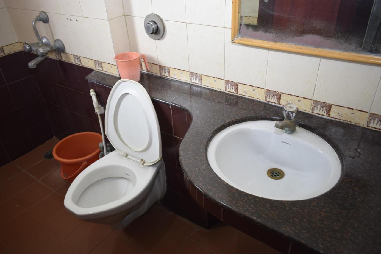 Hotel Pearls Madurai Buitenkant foto