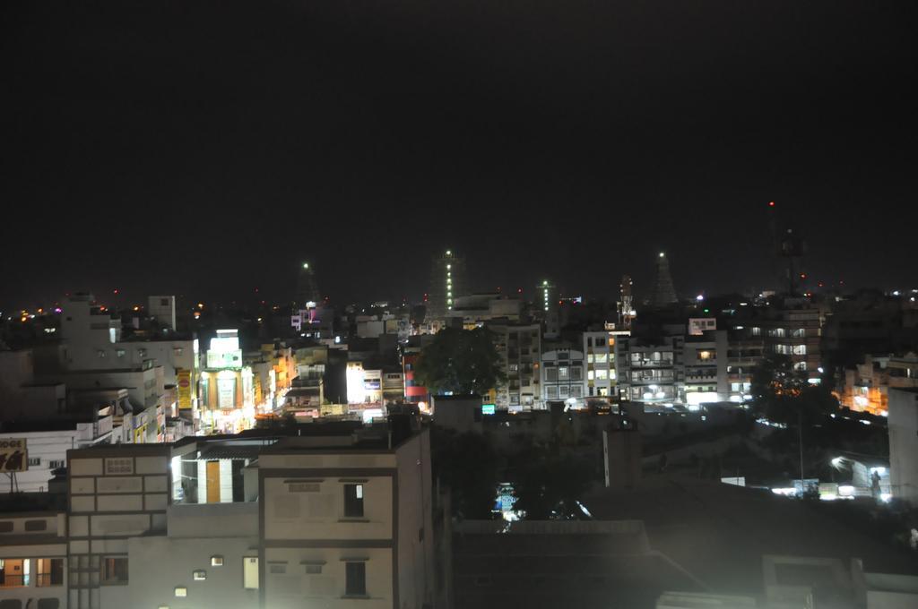 Hotel Pearls Madurai Buitenkant foto
