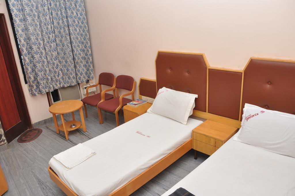 Hotel Pearls Madurai Buitenkant foto