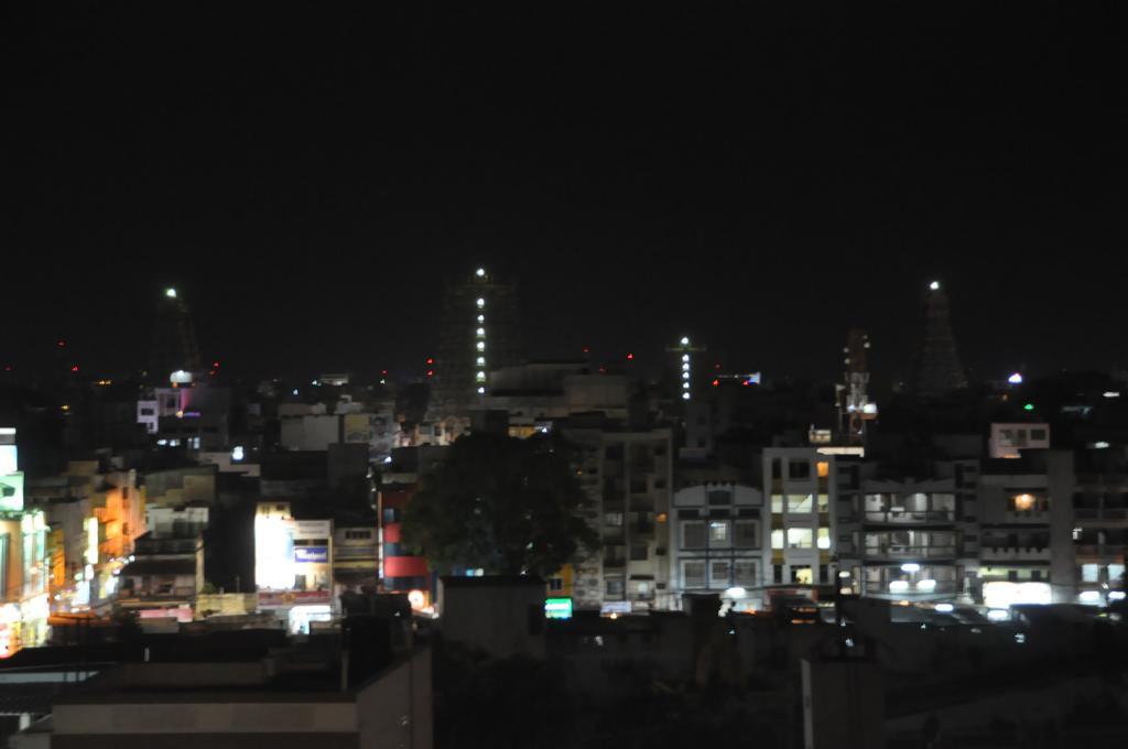 Hotel Pearls Madurai Buitenkant foto