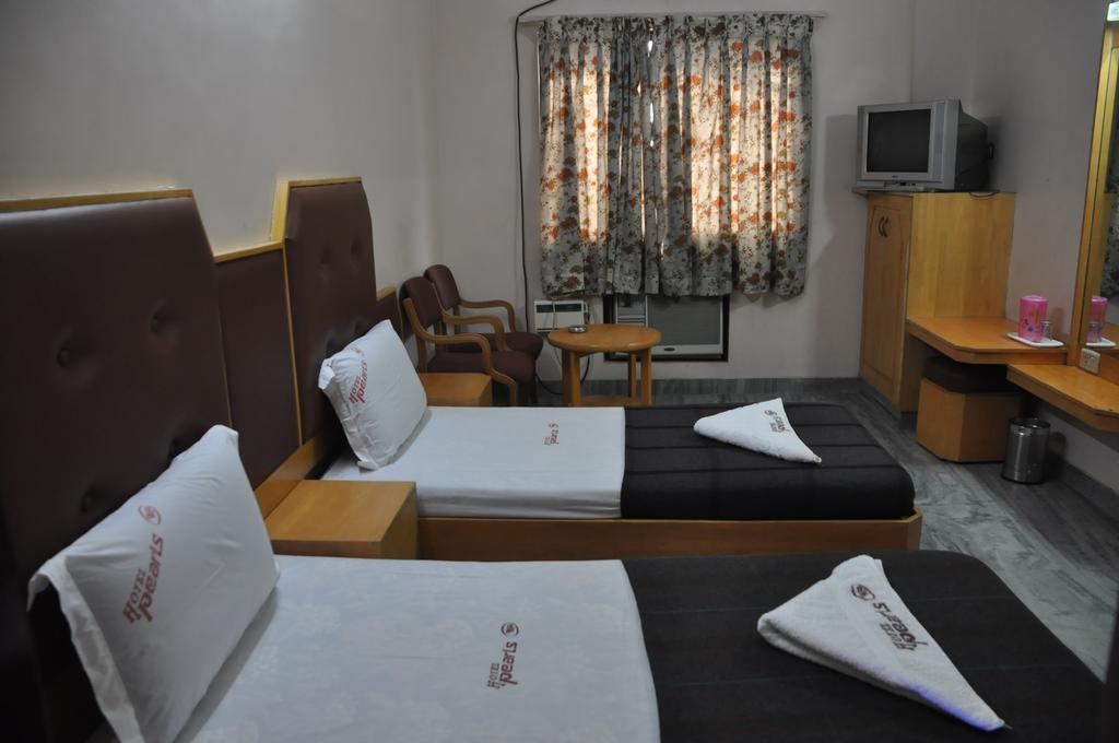 Hotel Pearls Madurai Buitenkant foto