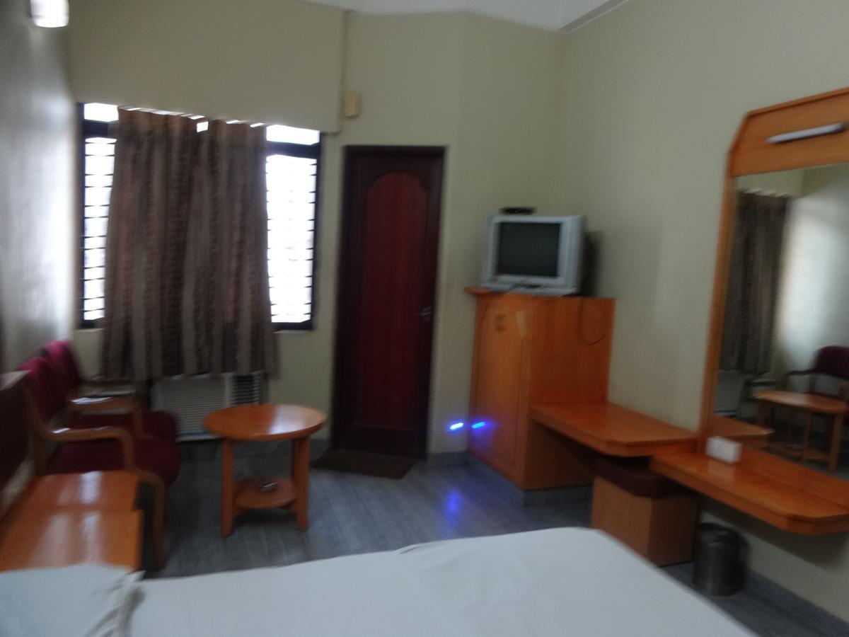 Hotel Pearls Madurai Buitenkant foto