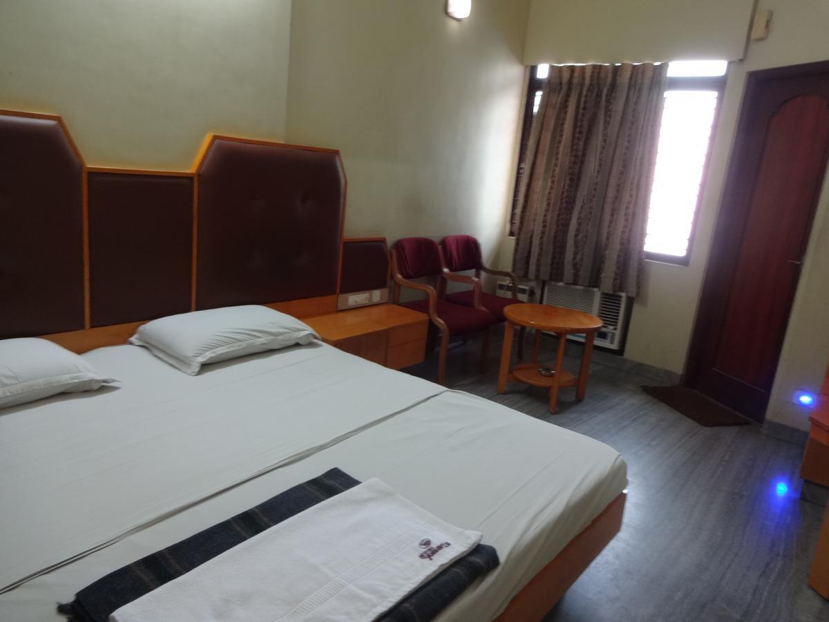 Hotel Pearls Madurai Buitenkant foto