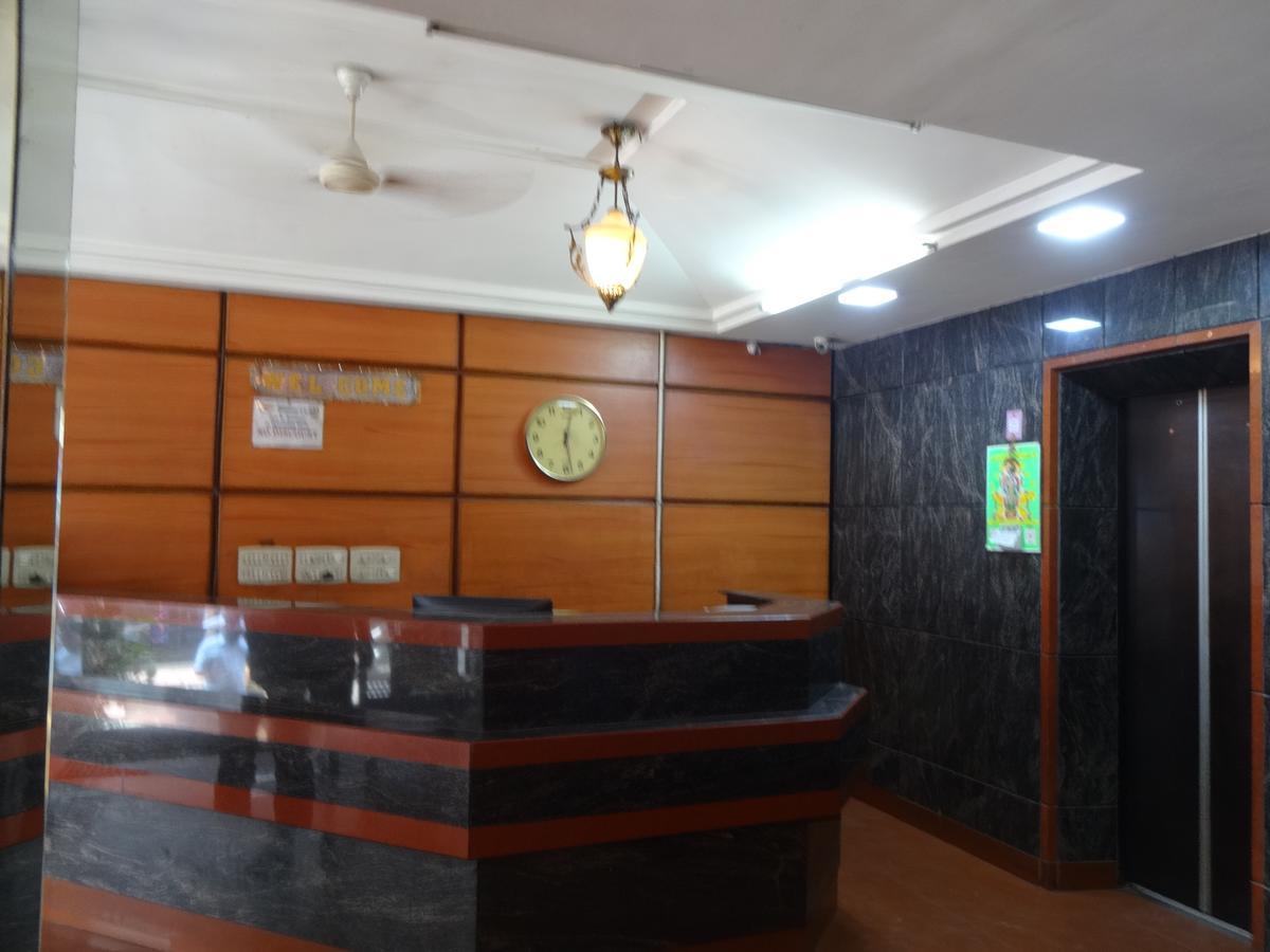 Hotel Pearls Madurai Buitenkant foto