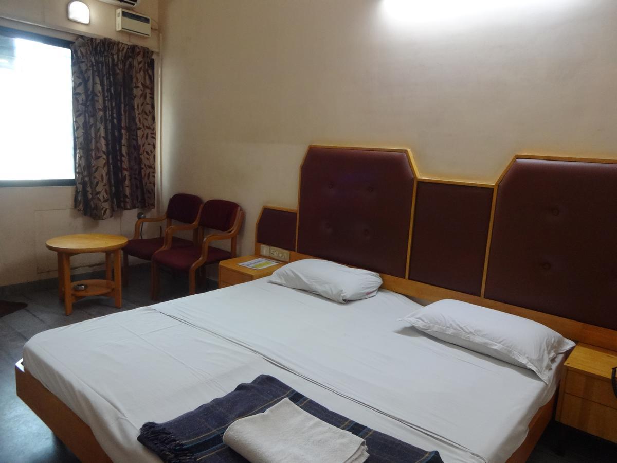 Hotel Pearls Madurai Buitenkant foto