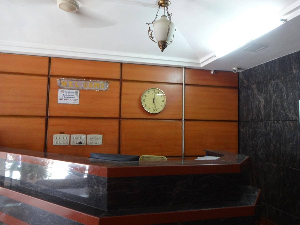 Hotel Pearls Madurai Buitenkant foto