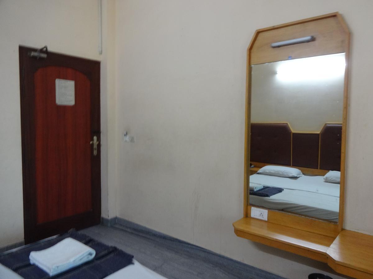 Hotel Pearls Madurai Buitenkant foto